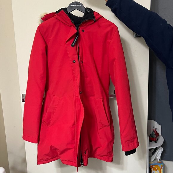 Canada Goose Victoria Parka - Womens Medium Red -  FREE SHIPPING - Picture 2 of 10